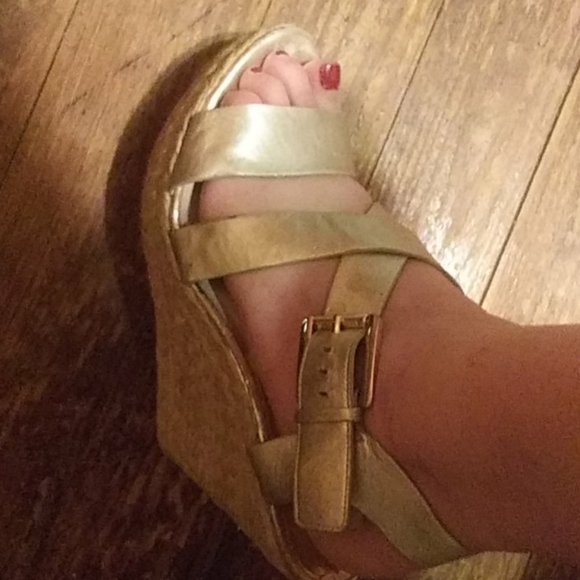 Michael kors heels/ PERFECT CONDITION!!!! - Picture 3 of 4